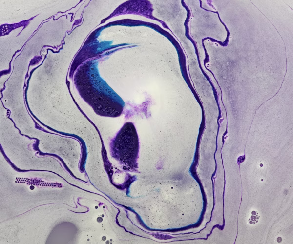 Alternative view of Cloud Bath Bomb - Hidden Colors