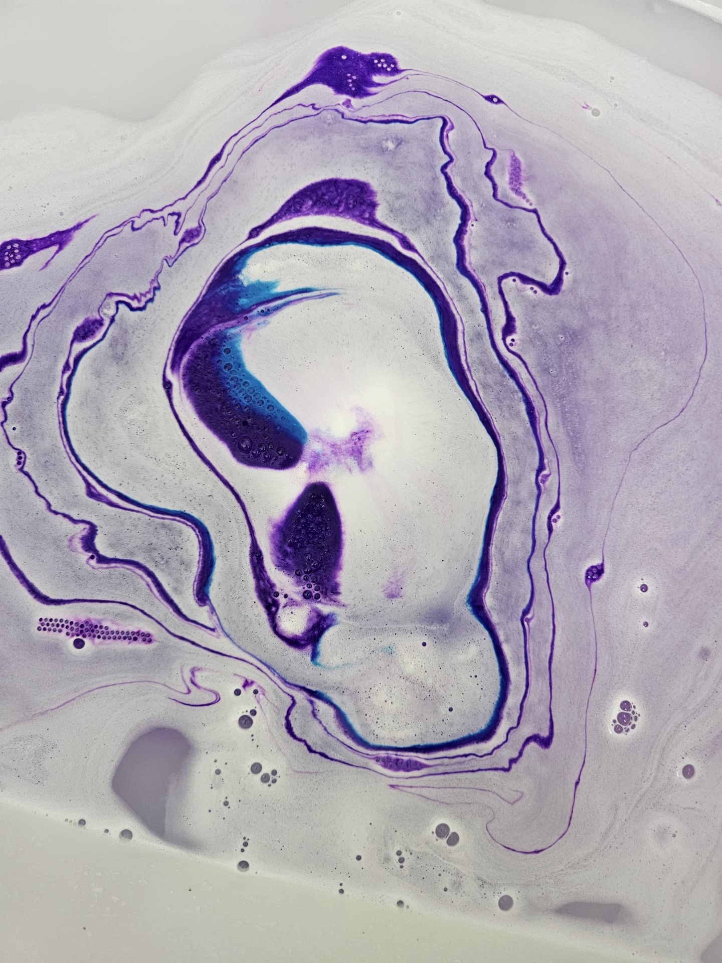 Cloud Bath Bomb - Hidden Colors - Image 2